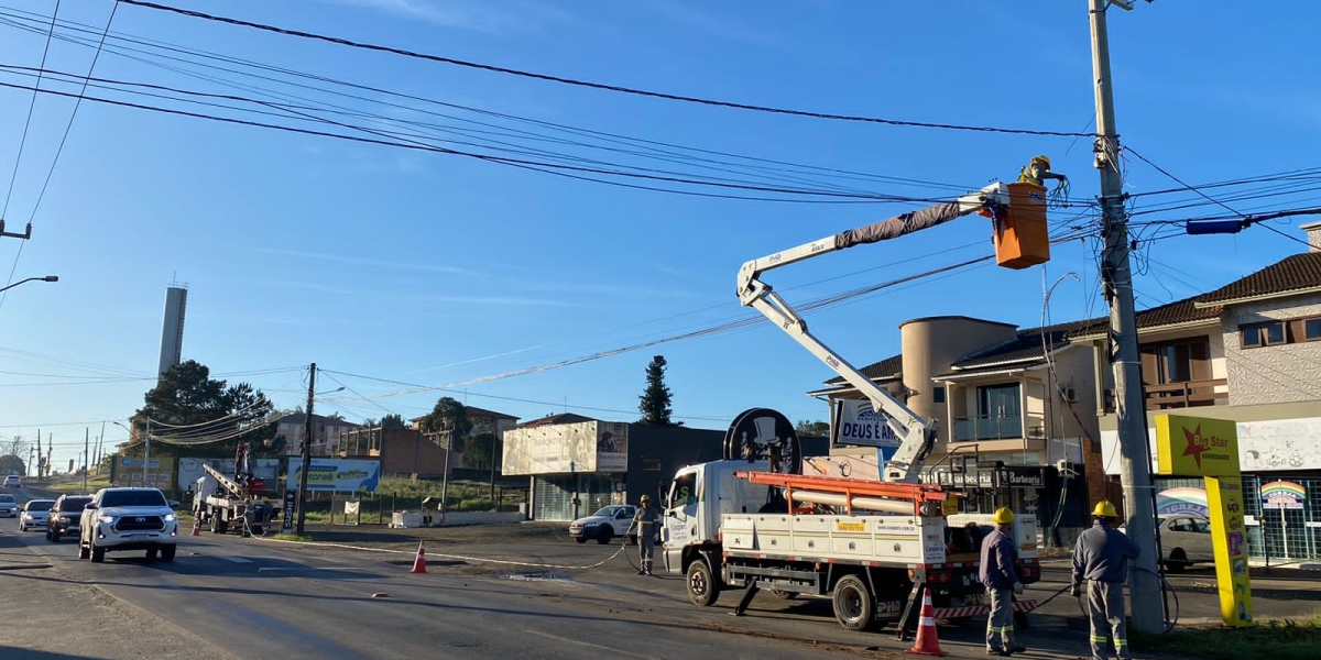 Criciúma: COOPERA realiza desligamento na Avenida Universitária para reforma de rede