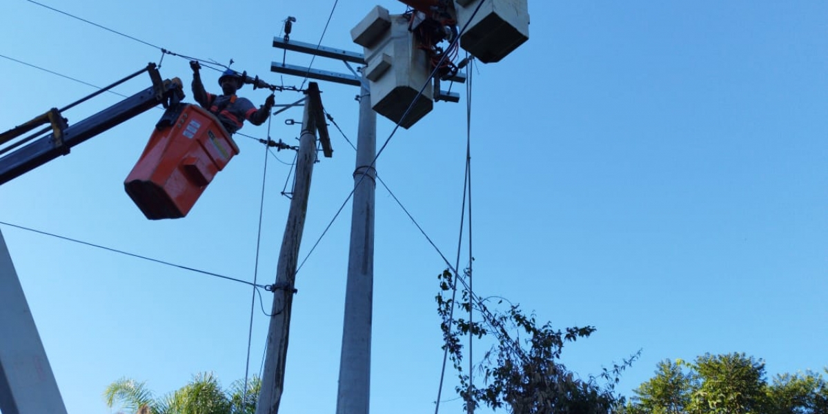 Coopera realiza melhorias na rede elétrica na comunidade do Espigão da Toca, em Maracajá