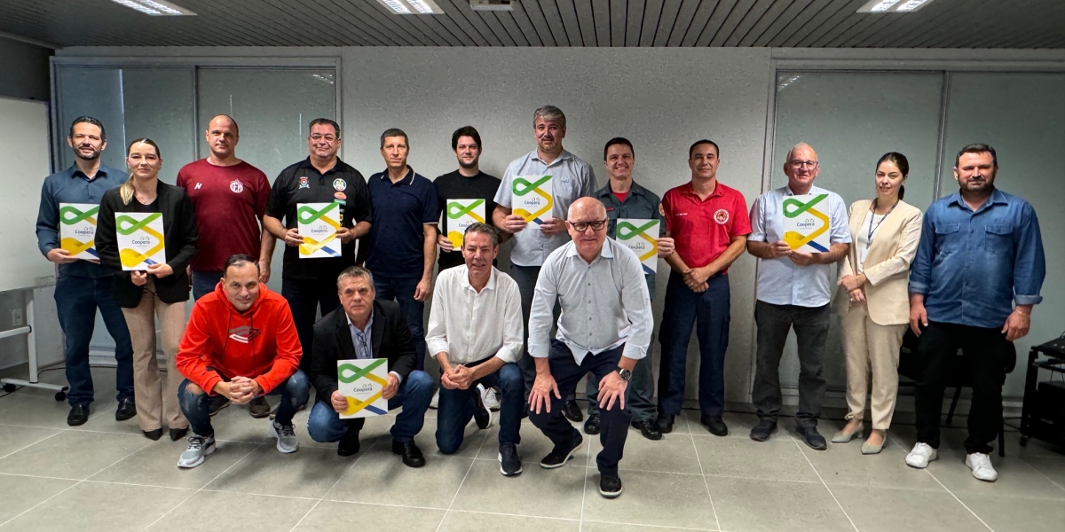 COOPERA realiza assinatura de convênios com entidades da região