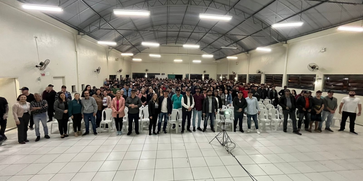 COOPERA em comunidade reúne 400 cooperados do bairro Santa Cruz em Forquilhinha