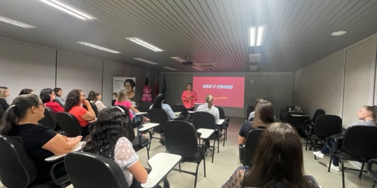 Outubro Rosa é lembrado com palestra para colaboradoras