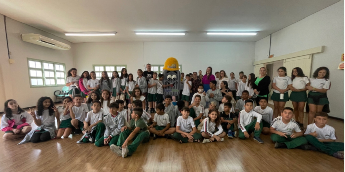 Coopera lança Programa de Eficiência Energética – PEE com palestra para alunos de Forquilhinha