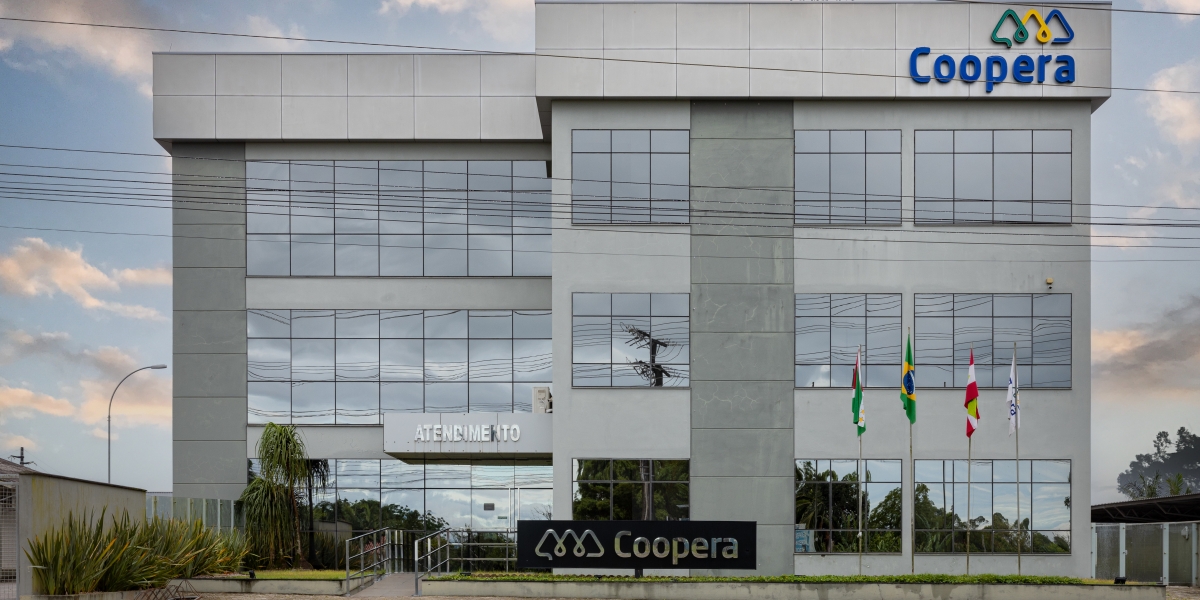 Pelo segundo ano consecutivo, Coopera aplica tarifa de energia menor que a homologada pela ANEEL 