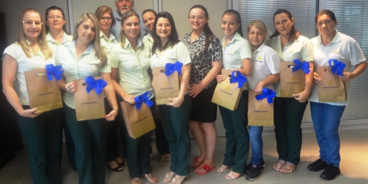 COOPERA homenageia colaboradoras pelo Dia Internacional da Mulher