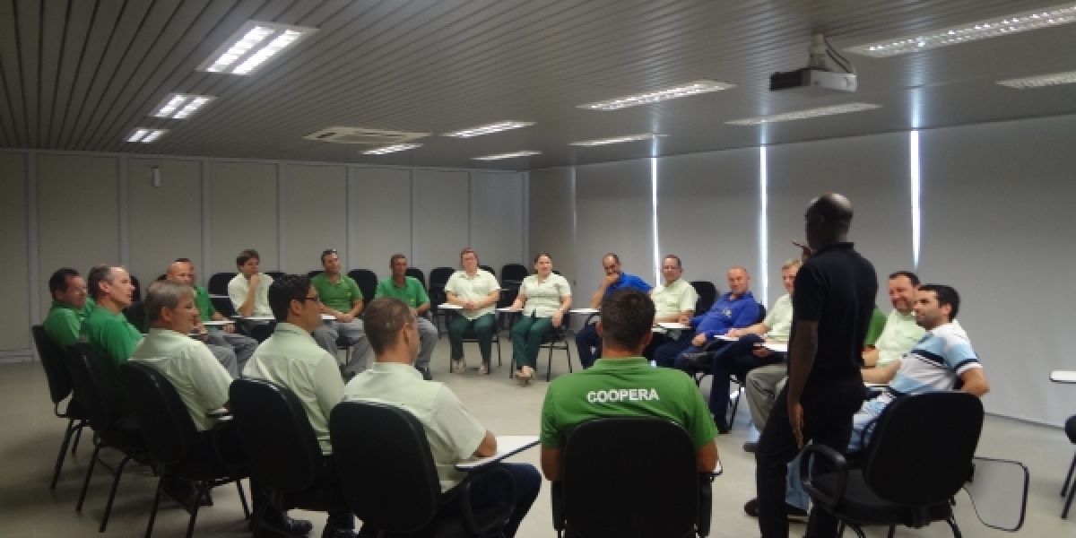 Colaboradores da COOPERA participam de Capacitação