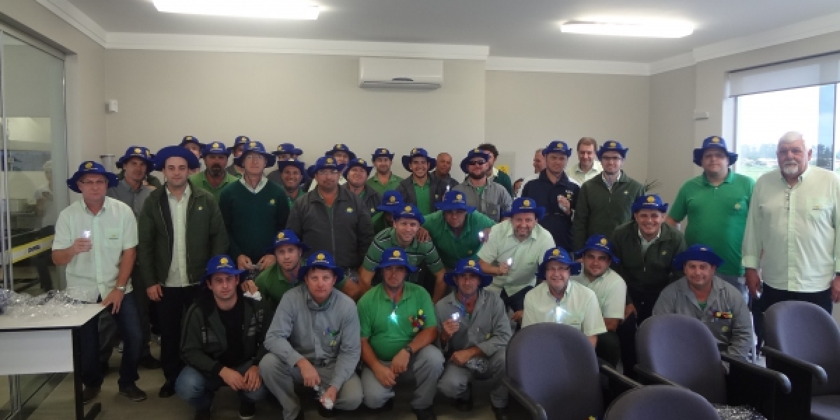 Eletricistas são homenageados