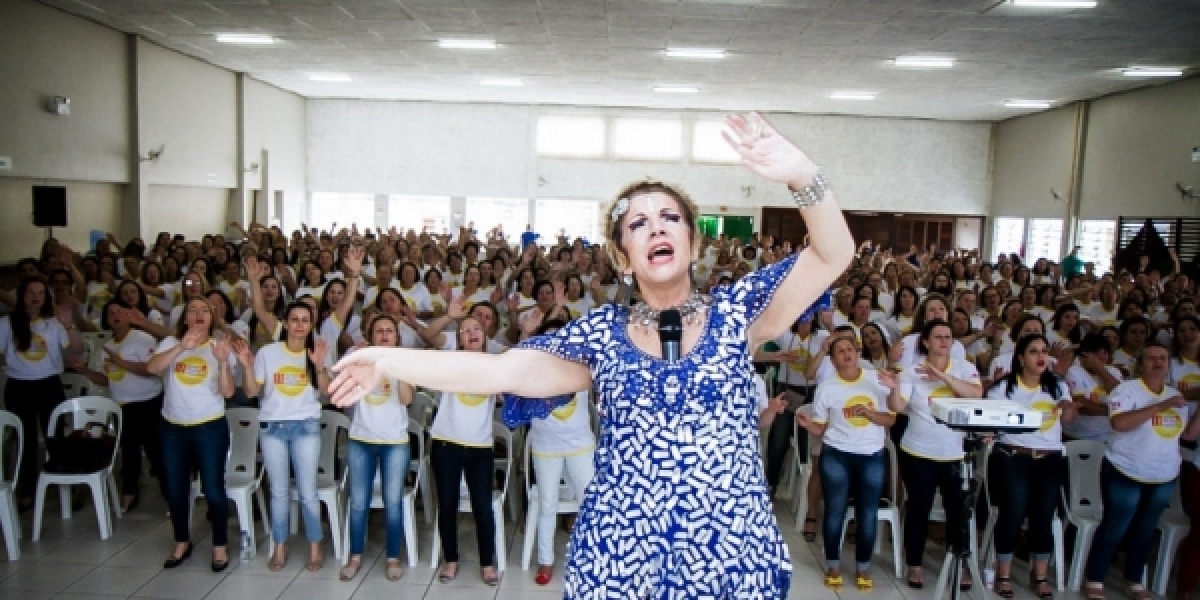 Leila Navarro é atração no 3º Encontro de Mulheres Cooperativistas da COOPERA