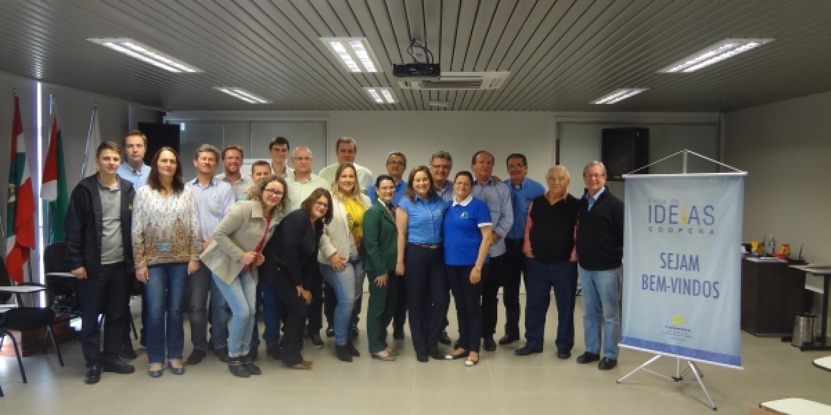 1º Seminário de Infraestrutura da COOPERA reuniu Cooperativas de Eletrificação do Sul