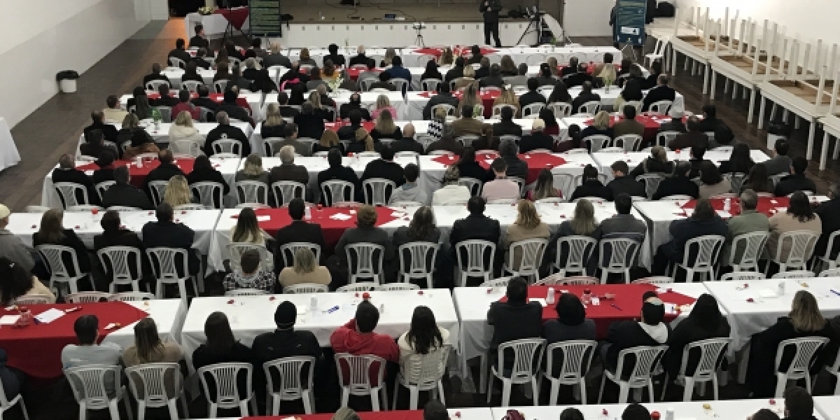 Associados de Morro Estevão participam de Encontro de Casais
