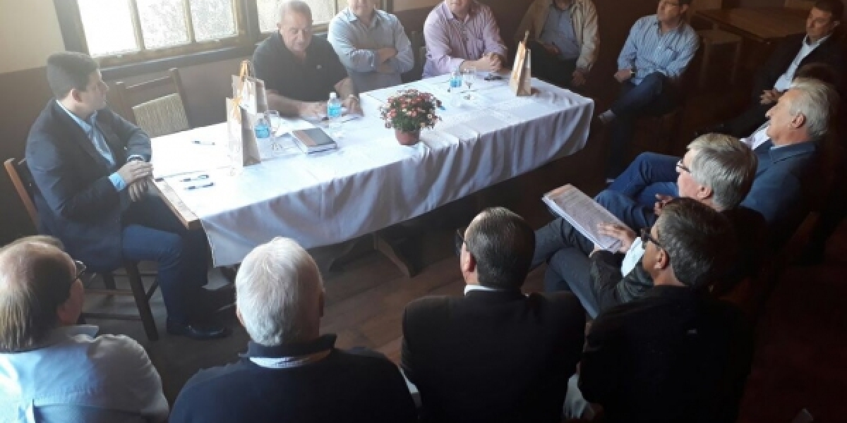 COOPERA sedia encontro da FECOERUSC