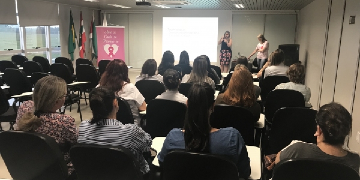 COOPERA promove palestra para colaboradoras em alusão ao Outubro Rosa