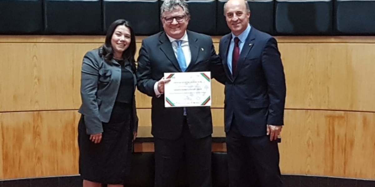 COOPERA recebe Certificado de Responsabilidade Social da ALESC