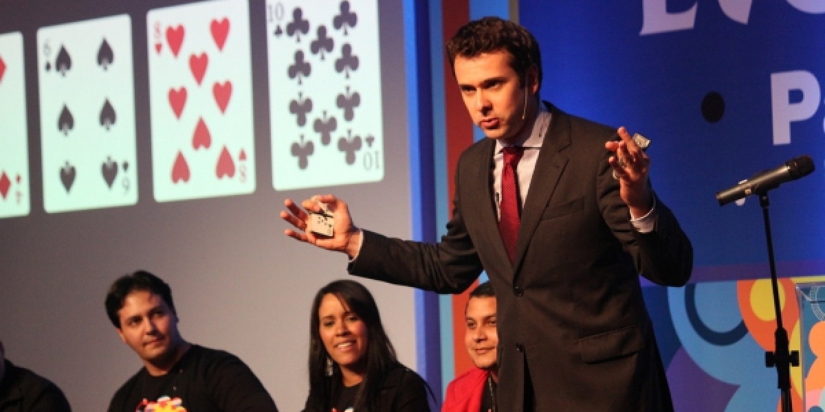 COOPERA promove palestra com o Mágico Marco Zanqueta