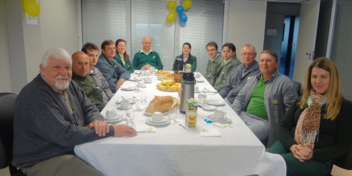 Café com presidente reuniu aniversariantes