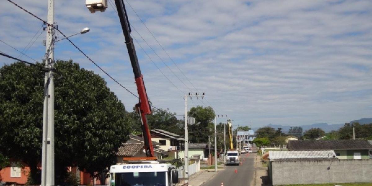 COOPERA realiza reforma no bairro Mãe Luzia