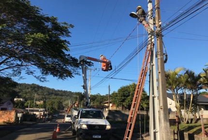 Concluída a  reforma da rede elétrica em Jardim Esteves
