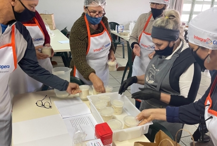 Alimentação saudável e novas experiências na oficina de pão de fermentação natural