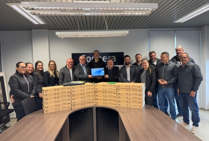 Coopera firma contrato de comodato com CEDUP para fortalecimento do curso técnico em Desenvolvimento de Sistemas