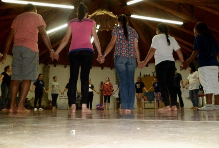 Meditação em grupo e com movimento: saiba mais sobre a Dança Circular, oferecida no Integra Coopera