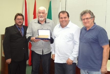 COOPERA recebe Moção de Aplauso da Câmara de Forquilhinha   