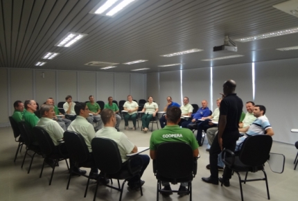 Colaboradores da COOPERA participam de Capacitação