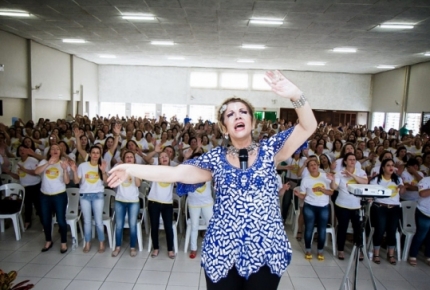 Leila Navarro é atração no 3º Encontro de Mulheres Cooperativistas da COOPERA