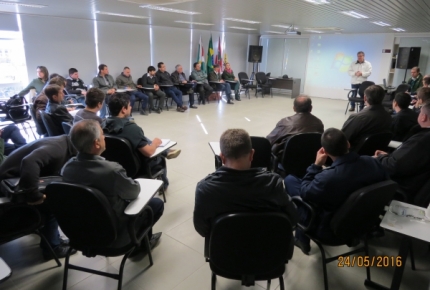 COOPERA sedia encontro da FECOERUSC