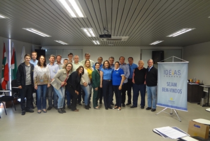 1º Seminário de Infraestrutura  da COOPERA reuniu Cooperativas  de Eletrificação do Sul