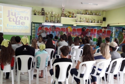 Arte e motivação marcaram o 1º Encontro da Juventude Cooperativista