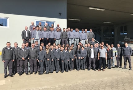 COOPERA muda uniforme dos colaboradores