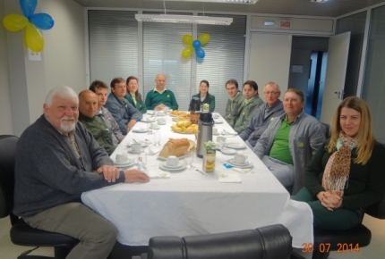Café com presidente reuniu  aniversariantes 